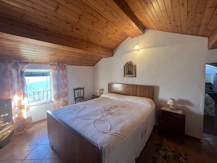 Image No.27-4 Bed Village House for sale