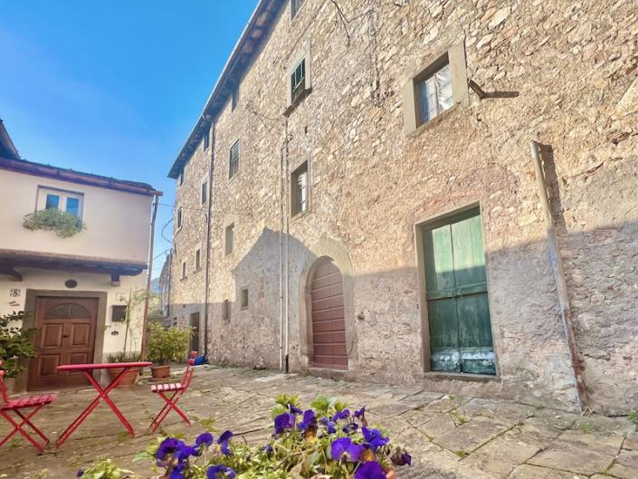 Image No.28-4 Bed Village House for sale