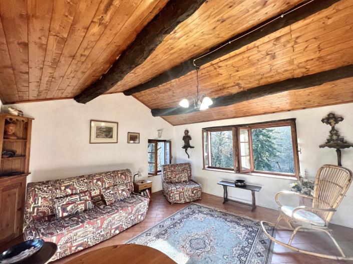 Image No.17-5 Bed Farmhouse for sale