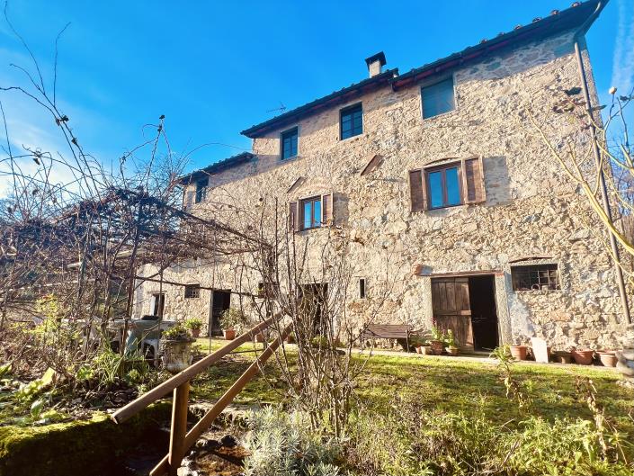 Image No.9-5 Bed Farmhouse for sale