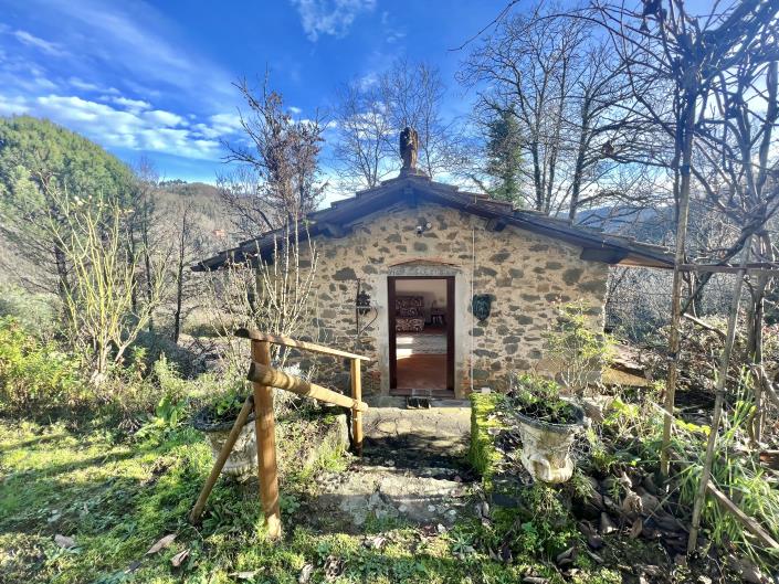 Image No.7-5 Bed Farmhouse for sale