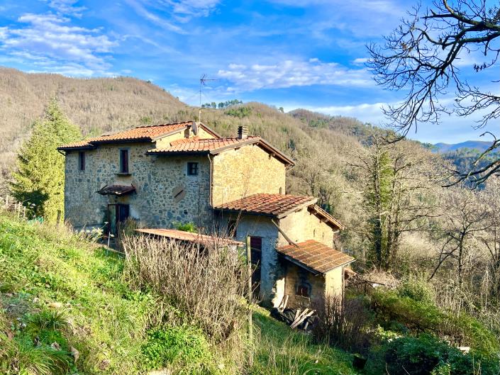 Image No.3-5 Bed Farmhouse for sale