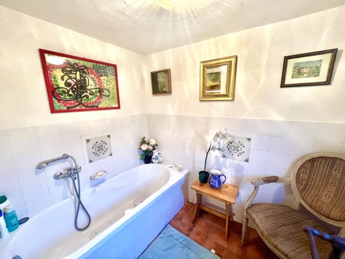 Image No.12-5 Bed Farmhouse for sale