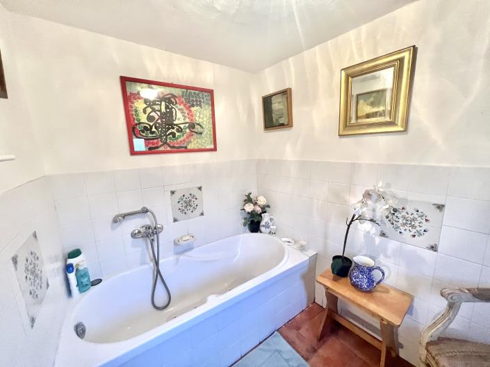 Image No.29-5 Bed Farmhouse for sale