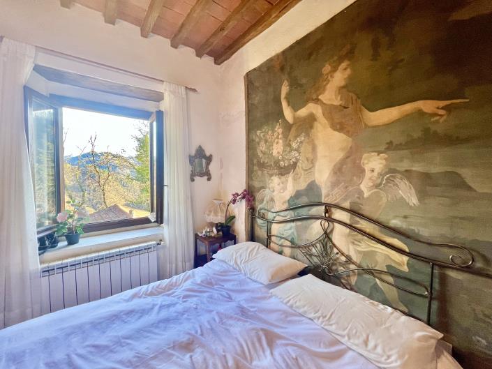 Image No.28-5 Bed Farmhouse for sale