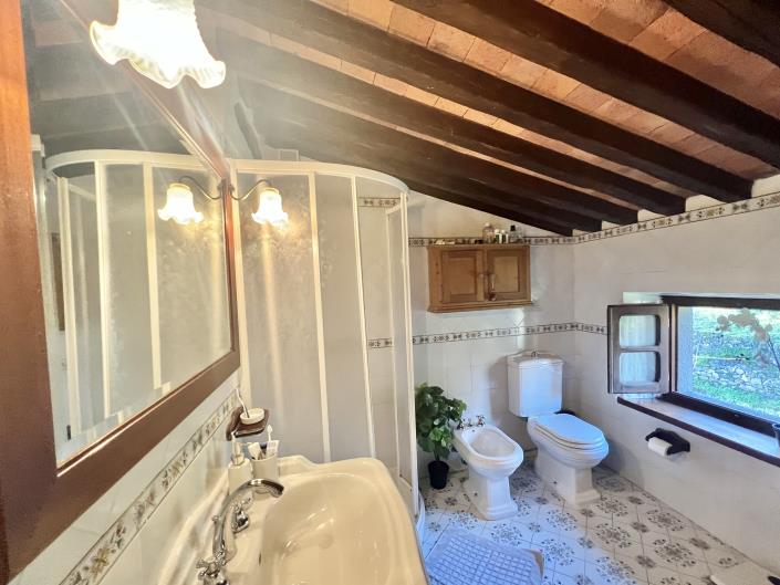 Image No.27-5 Bed Farmhouse for sale