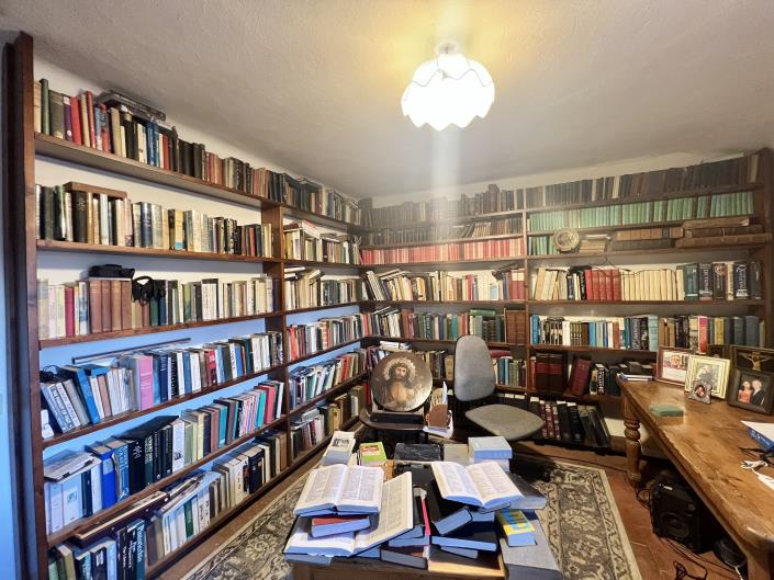 Image No.42-5 Bed Farmhouse for sale