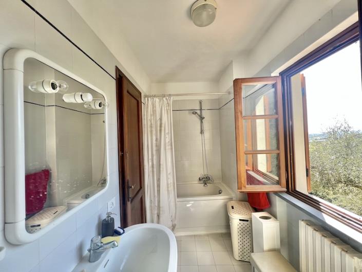 Image No.3-3 Bed Villa for sale