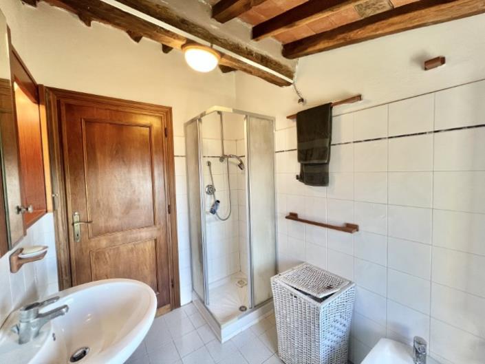 Image No.11-2 Bed Country House for sale