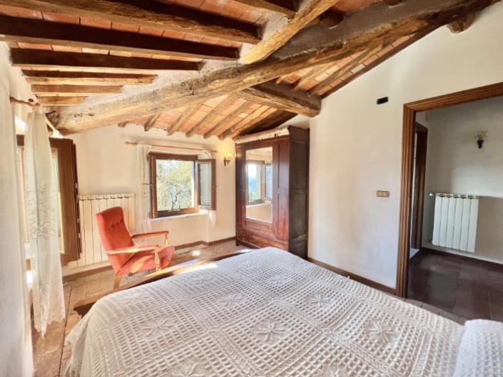 Image No.24-2 Bed Country House for sale