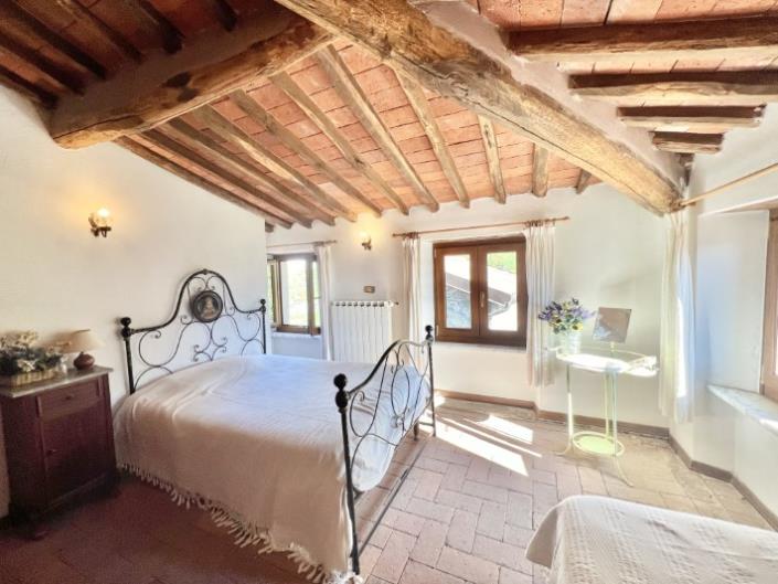 Image No.6-2 Bed Country House for sale