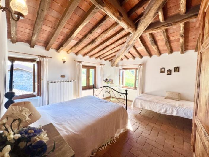 Image No.9-2 Bed Country House for sale