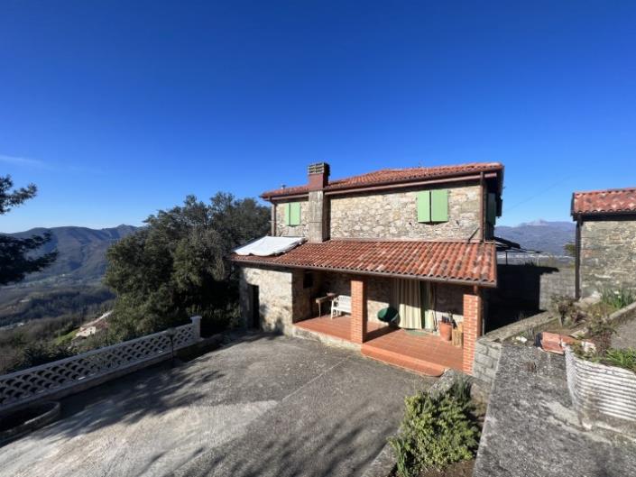 Image No.25-2 Bed Country House for sale