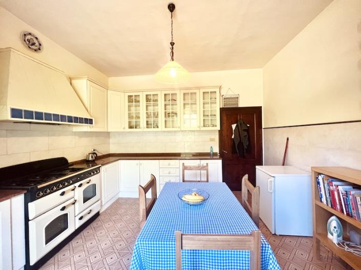 Image No.2-4 Bed House for sale