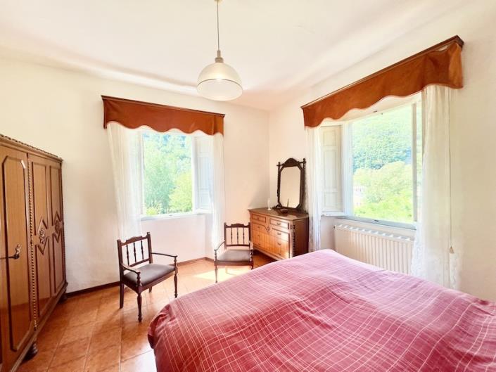 Image No.10-4 Bed House for sale