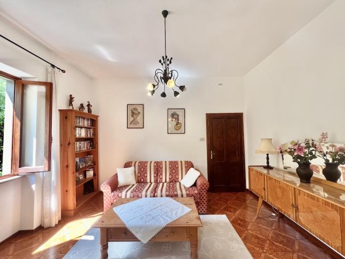 Image No.29-4 Bed House for sale