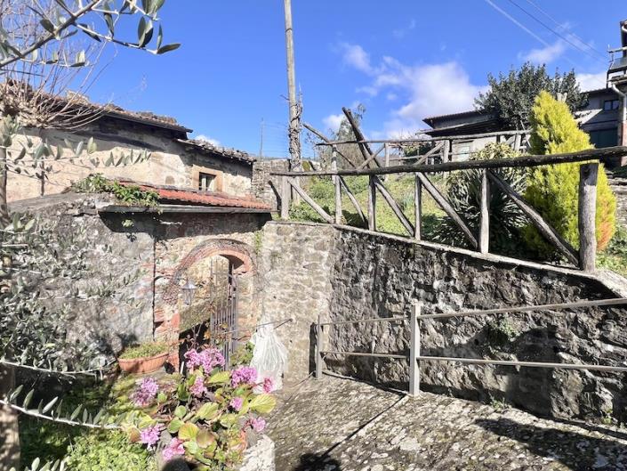 Image No.7-2 Bed House for sale