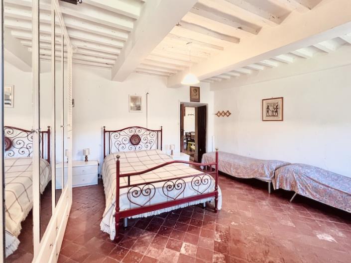 Image No.18-2 Bed House for sale