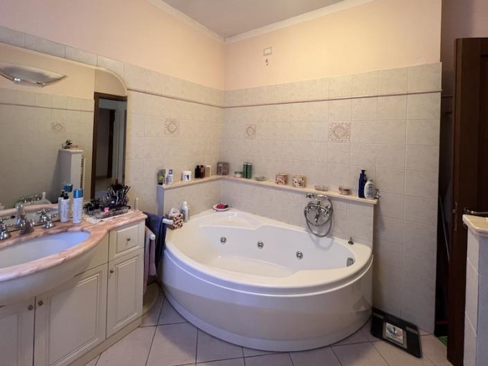 Image No.4-3 Bed House for sale