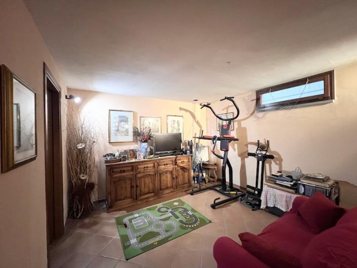 Image No.18-3 Bed House for sale