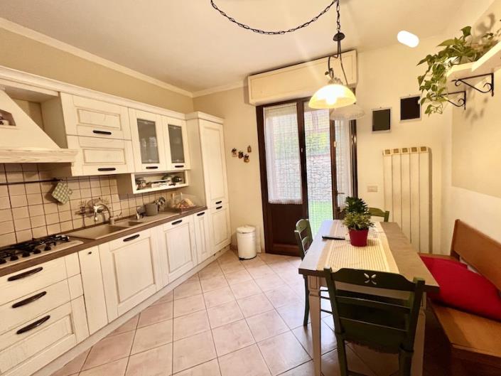 Image No.9-3 Bed House for sale