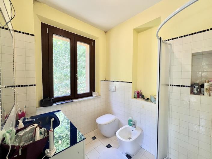 Image No.6-3 Bed House for sale