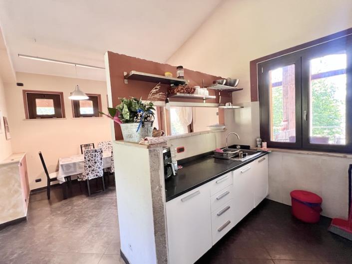 Image No.8-3 Bed House for sale