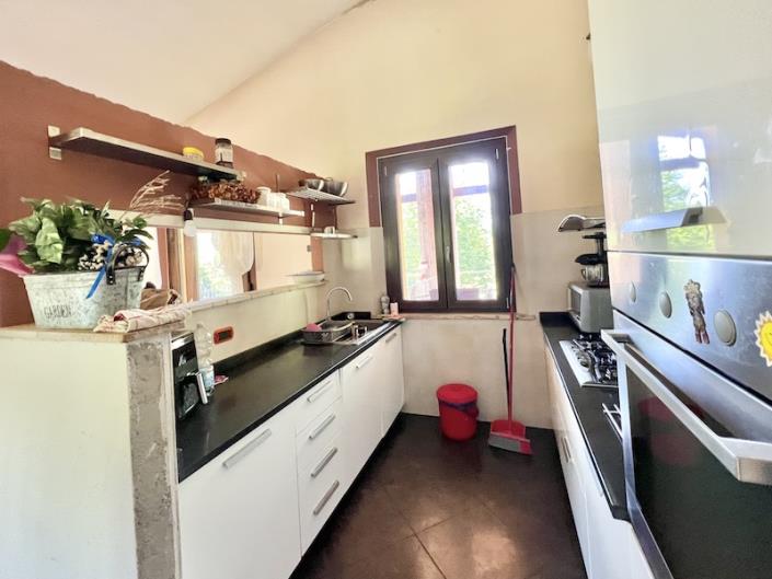 Image No.19-3 Bed House for sale