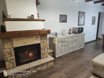 c8b93b1b-1f27-4f6f-9410-7f68f282bfa8-2