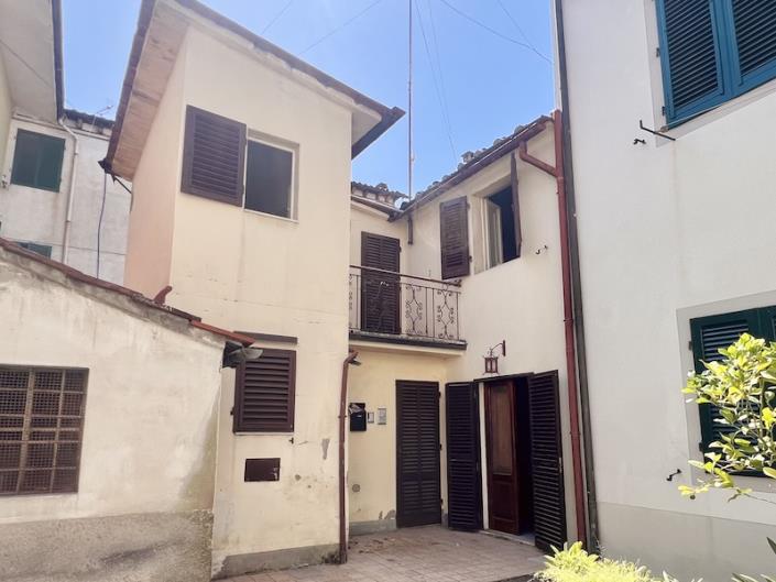 Image No.9-2 Bed House for sale