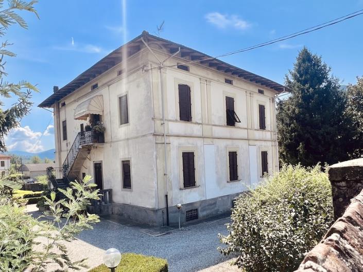 Image No.11-6 Bed Villa / Detached for sale