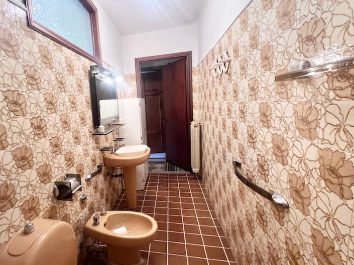 Image No.33-6 Bed Villa / Detached for sale