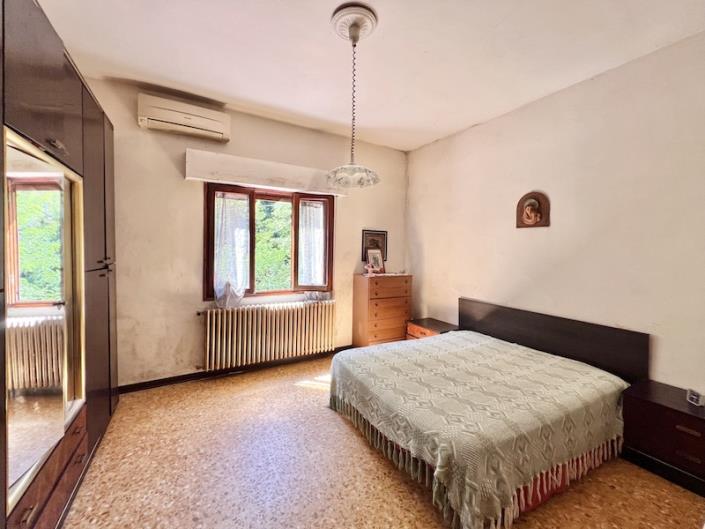 Image No.24-3 Bed House for sale