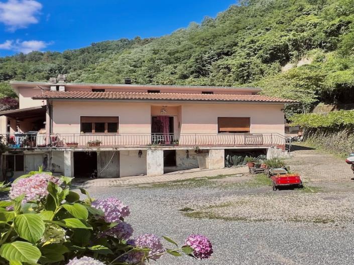 Image No.8-3 Bed House for sale