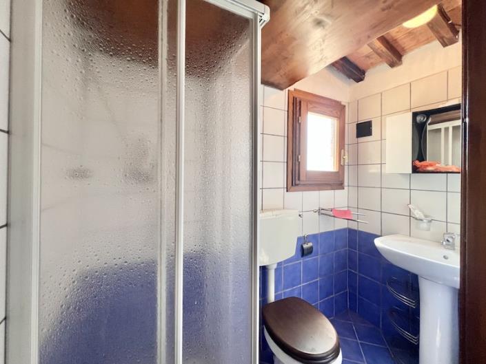 Image No.10-1 Bed House for sale