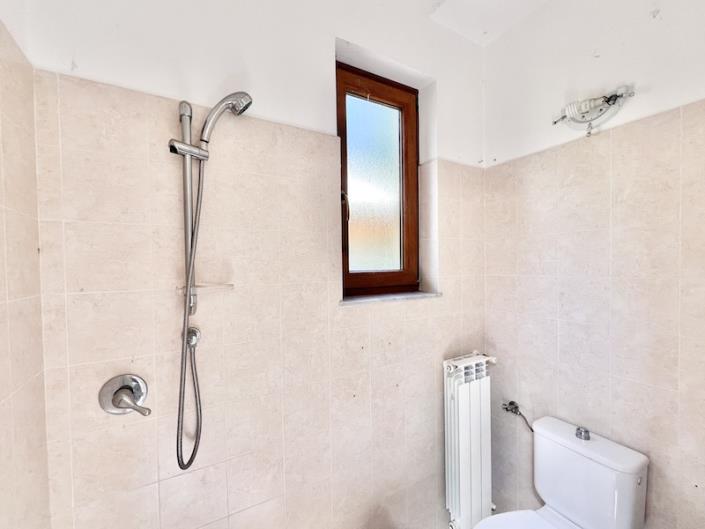 Image No.23-2 Bed Commercial for sale