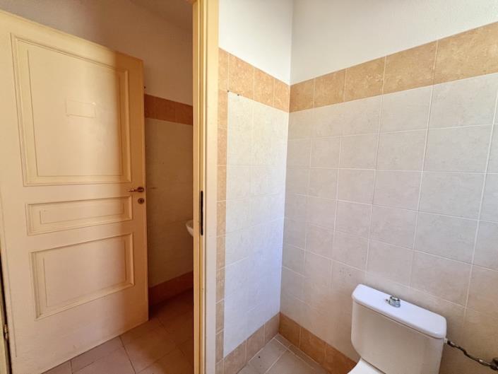 Image No.28-2 Bed Commercial for sale