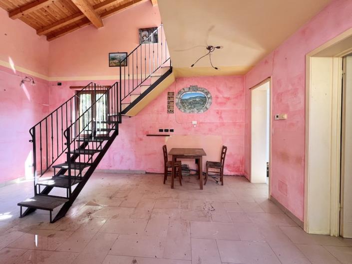 Image No.6-2 Bed Commercial for sale