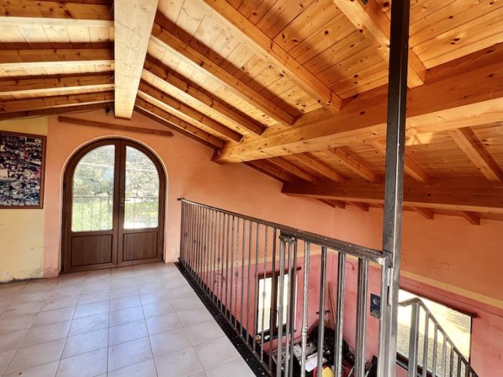 Image No.8-2 Bed Commercial for sale