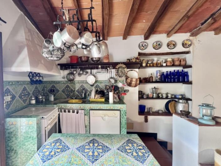 Image No.18-2 Bed House for sale