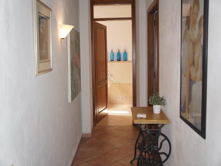 Image No.12-6 Bed House for sale