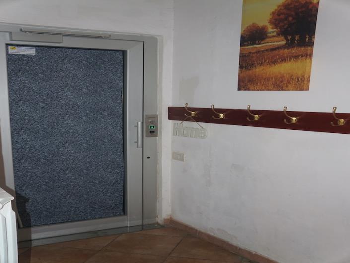 Image No.13-6 Bed House for sale