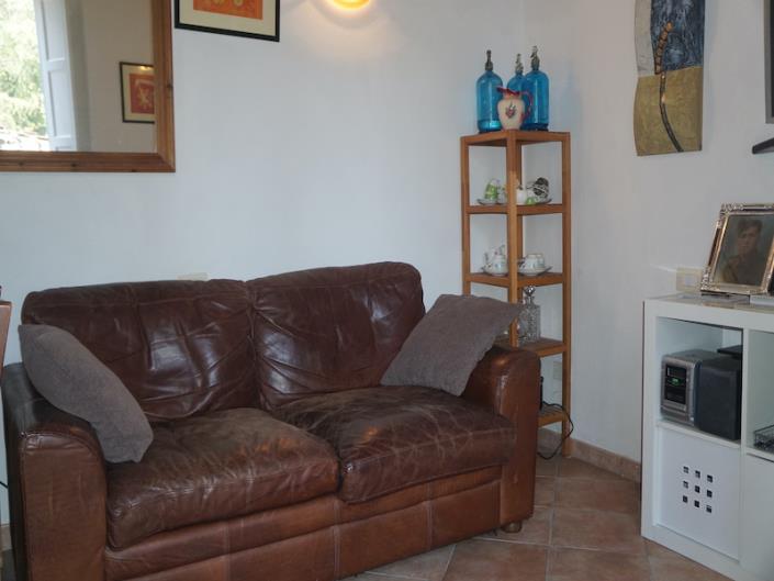 Image No.16-6 Bed House for sale