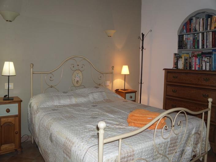 Image No.20-6 Bed House for sale