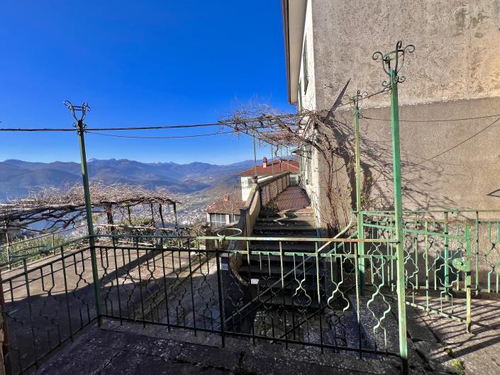 Image No.5-2 Bed Semi-Detached for sale