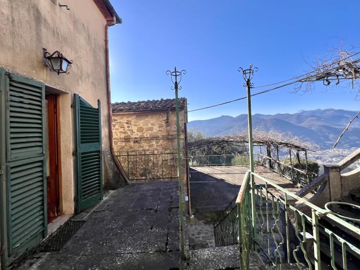 Image No.8-2 Bed Semi-Detached for sale