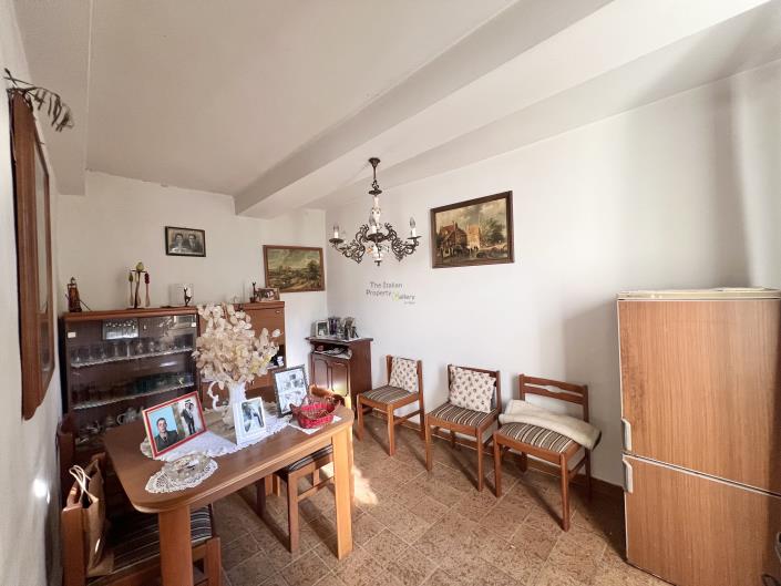 Image No.19-2 Bed Semi-Detached for sale