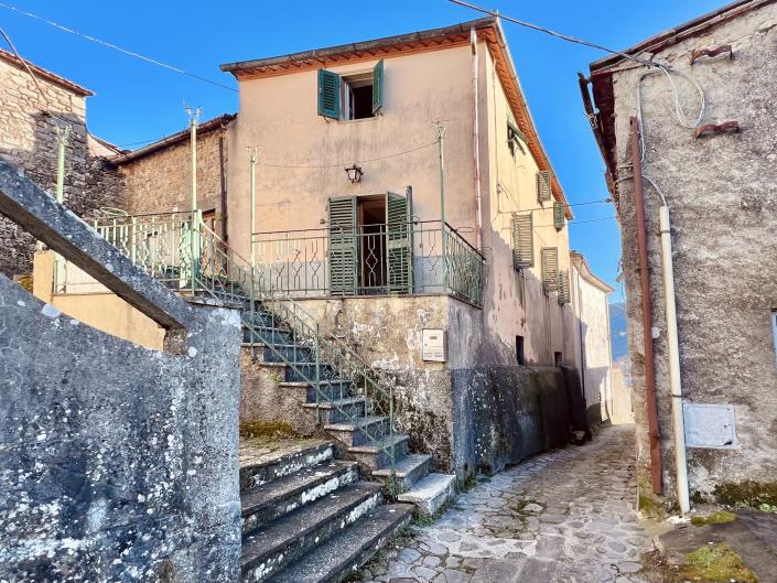 Image No.23-2 Bed Semi-Detached for sale