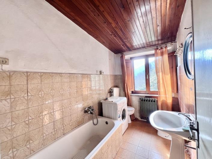 Image No.20-3 Bed House for sale