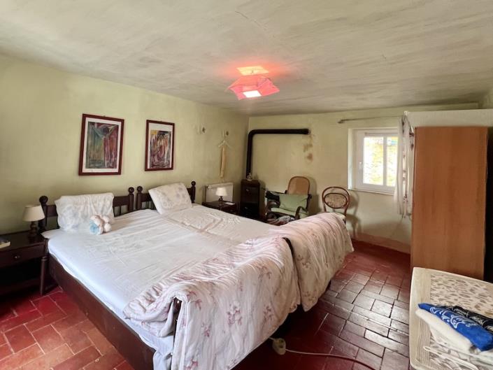 Image No.10-3 Bed House for sale